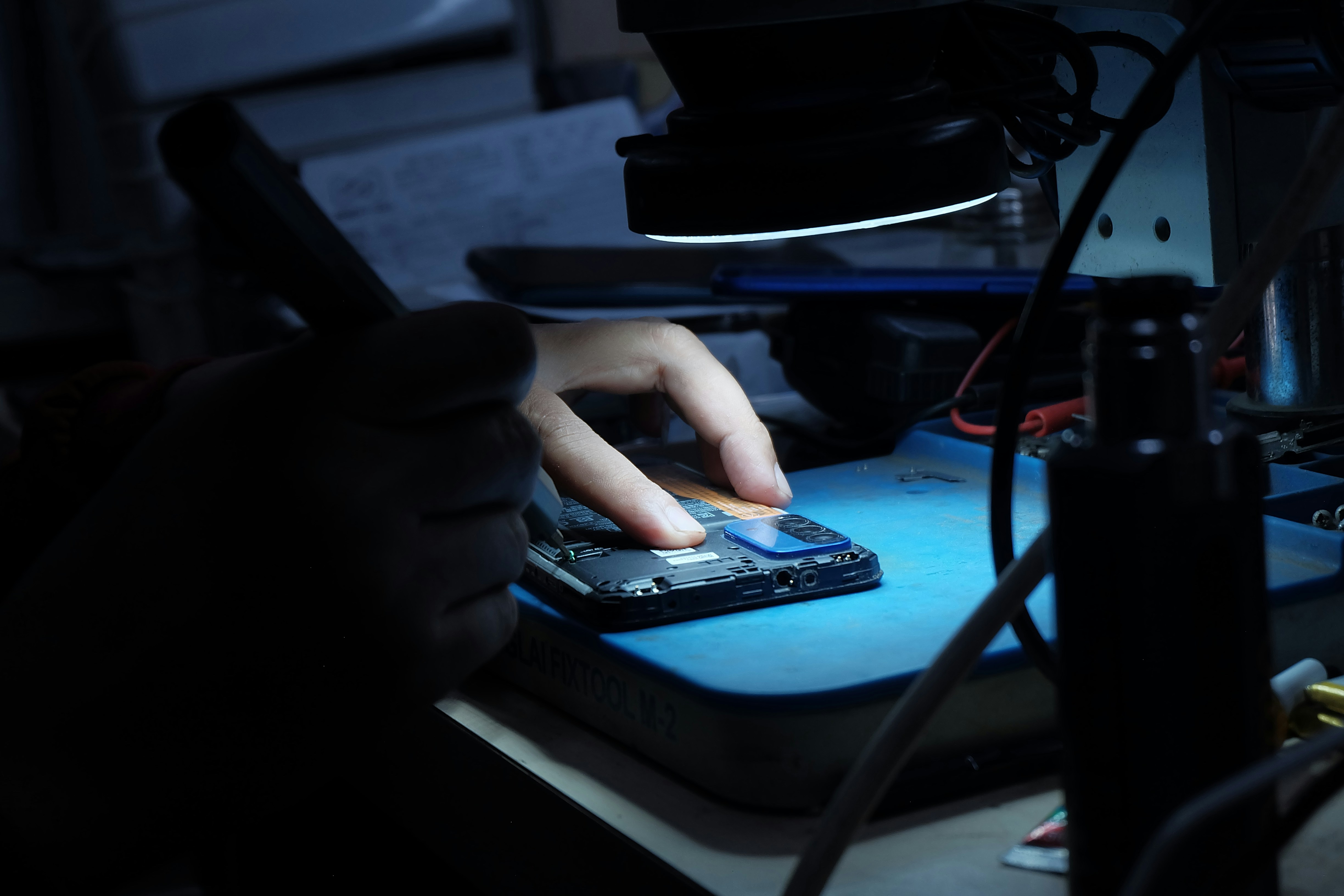 On-site phone and tablet repair